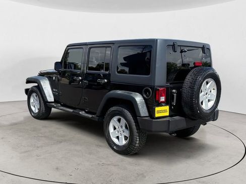 Used 2018 Jeep Wrangler Unlimited Sport S AWD/4WD image 3