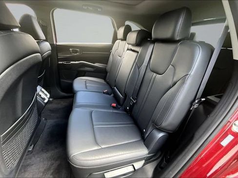 Used 2025 Kia Sorento S w/ Panoramic Sunroof Package FWD image 22