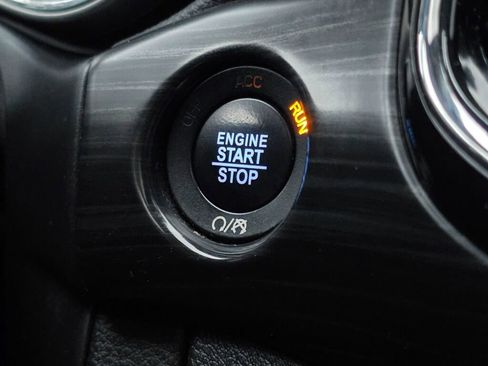 Used 2019 Jeep Grand Cherokee Altitude image 36