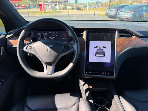 Used 2019 Tesla Model X Long Range image 5