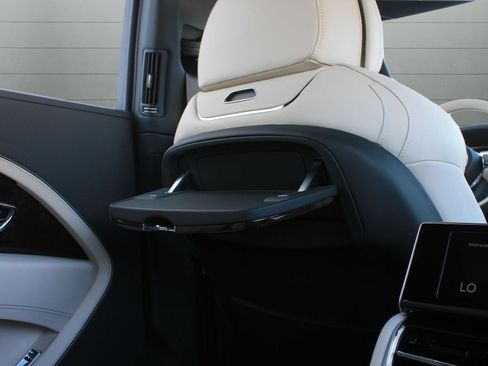 Certified 2024 Bentley Bentayga Extended Wheelbase AWD/4WD image 48