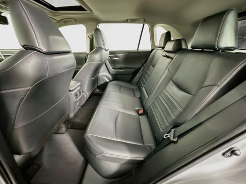 Used 2019 Toyota RAV4 Limited AWD/4WD image 29
