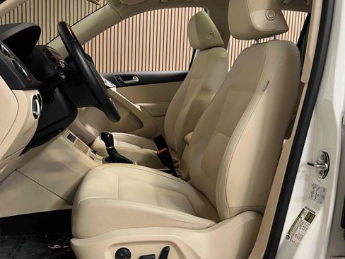 Used 2017 Volkswagen Tiguan Wolfsburg Edition FWD image 38