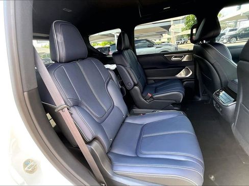 New 2026 INFINITI QX80 4WD image 22