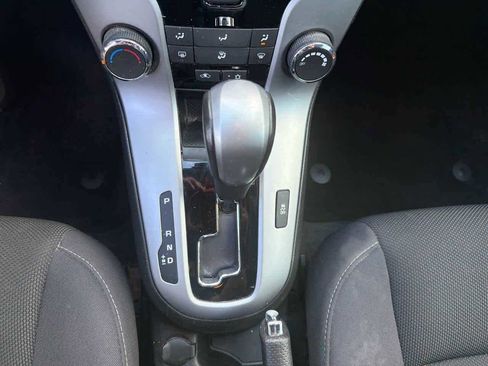 Used 2014 Chevrolet Cruze LT image 22