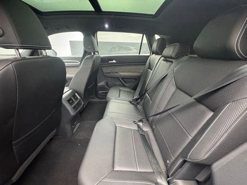 Used 2023 Volkswagen Atlas Cross Sport SEL R-Line image 10