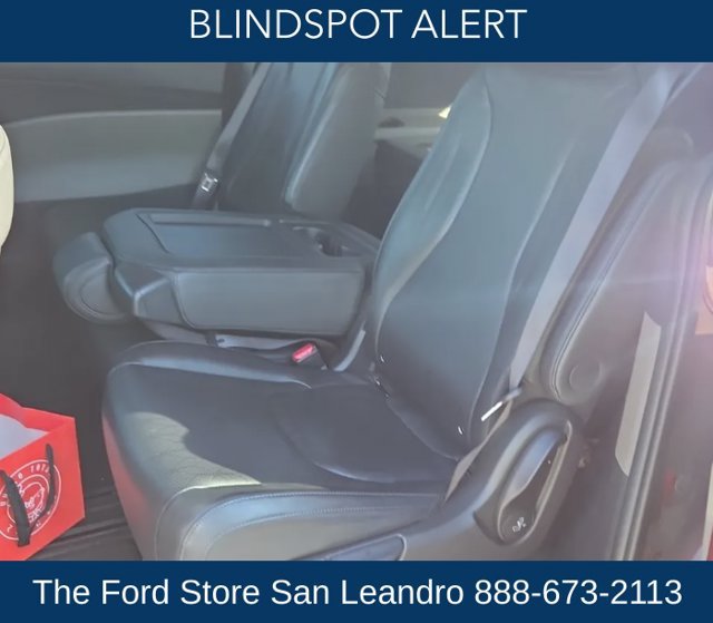 Used 2025 Kia Carnival EX FWD image 12