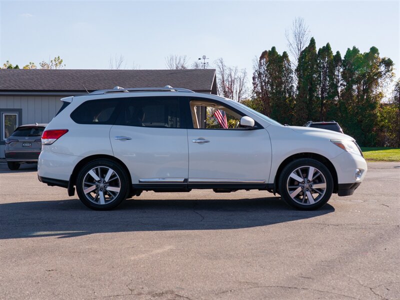 Used 2015 Nissan Pathfinder Platinum FWD image 4