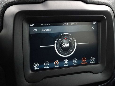 Used 2020 Jeep Renegade Latitude AWD/4WD image 16