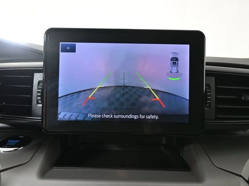 Used 2023 Ford Explorer XLT w/ Class IV Trailer Tow Package AWD/4WD image 29