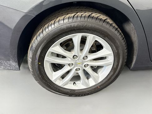 Used 2018 Chevrolet Malibu LT image 33