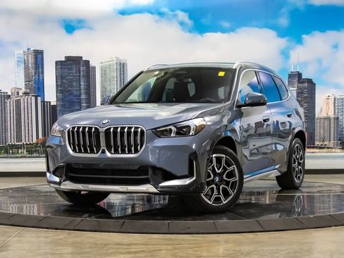 Used 2025 BMW X1 xDrive28i AWD/4WD image 2