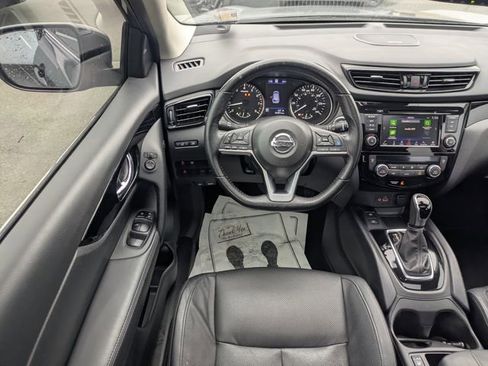 Used 2021 Nissan Rogue Sport SL w/ Premium Package image 14