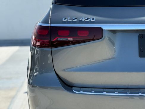 New 2026 Mercedes-Benz GLS 450 4MATIC image 10