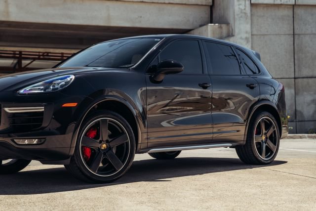 Used 2016 Porsche Cayenne Turbo AWD/4WD image 37