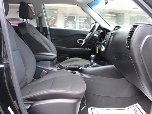 Used 2017 Kia Soul image 7
