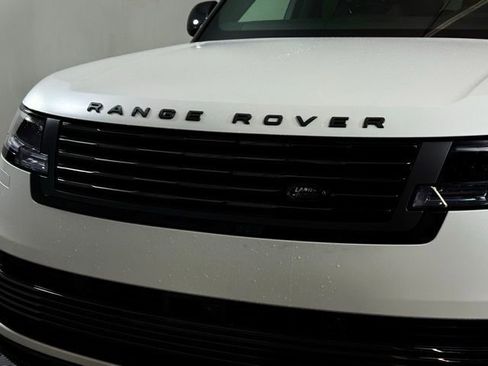Certified 2025 Land Rover Range Rover SV image 12