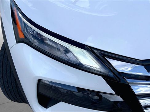 Used 2024 Nissan Rogue SV AWD/4WD image 25