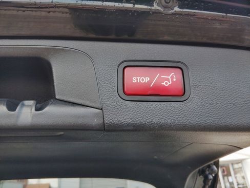 Used 2017 Mercedes-Benz GLC 300 4MATIC image 26