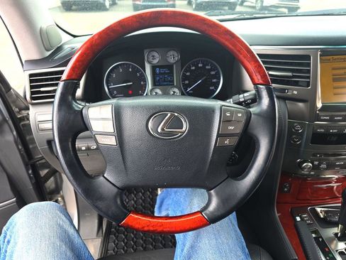 Used 2010 Lexus LX 570 4WD image 19