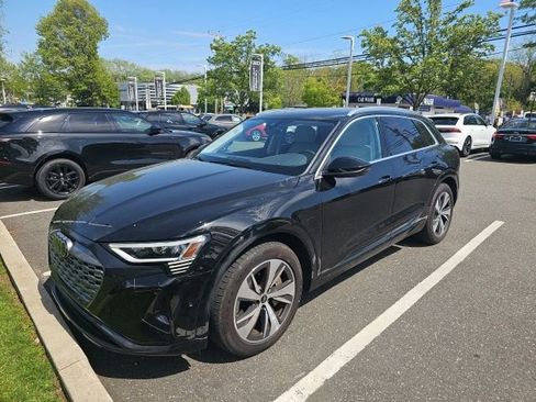 Used 2024 Audi Q8 e-tron Premium Plus w/ Premium Plus Package AWD/4WD image 5