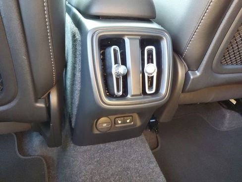 Used 2026 Volvo XC40 B5 Plus AWD/4WD image 15