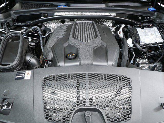 Certified 2026 Porsche Macan AWD/4WD image 35