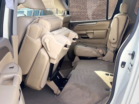 Used 2011 Nissan Armada SV image 27