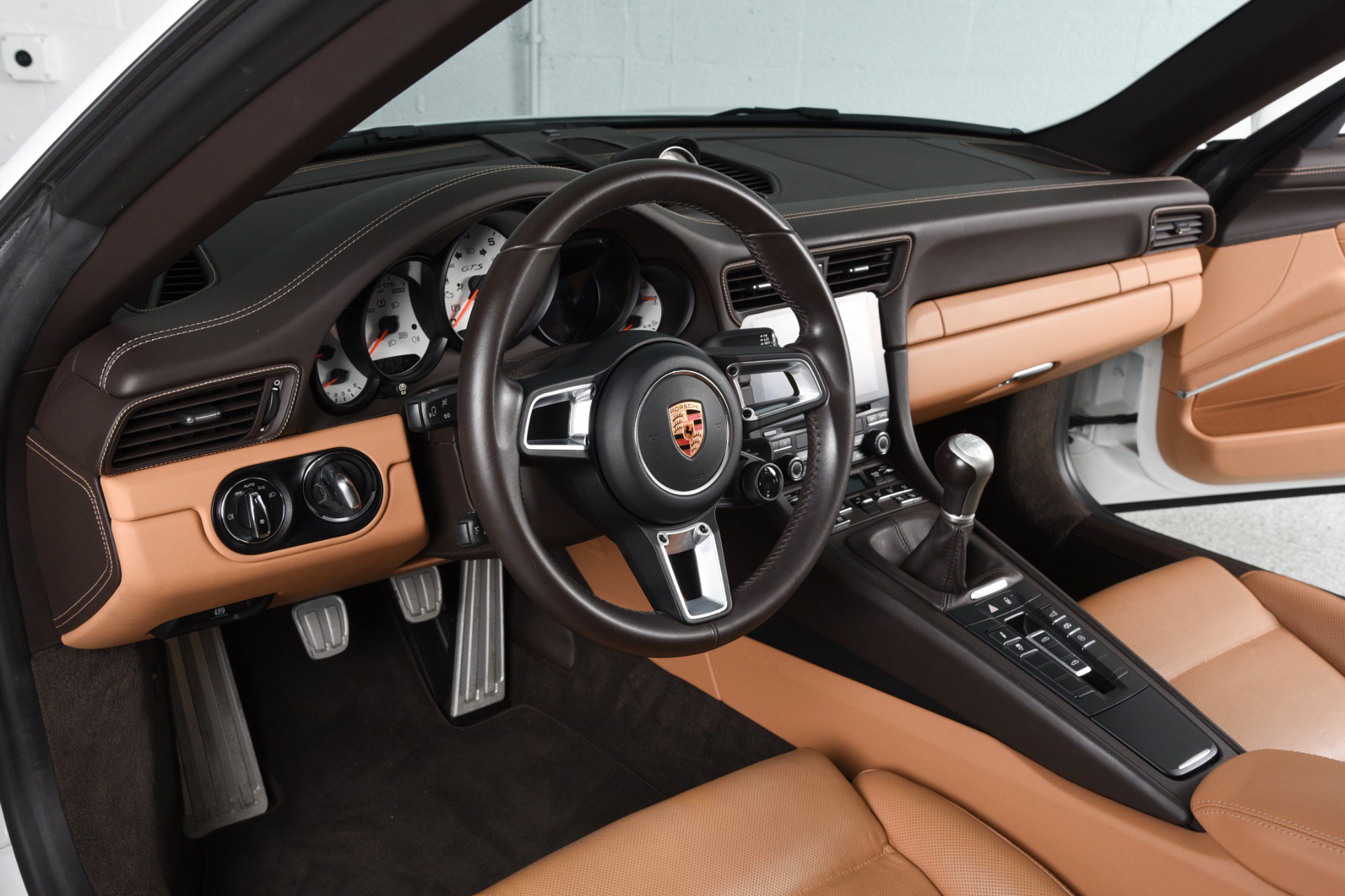 Used 2019 Porsche 911 Targa 4 GTS AWD/4WD image 15
