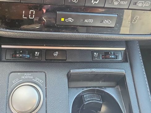 Used 2017 Lexus ES 350 w/ Premium Package FWD image 6