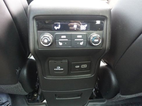 Used 2020 GMC Acadia Denali w/ Technology Package image 18