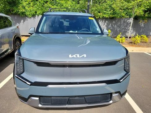 Certified 2024 Kia EV9 Land AWD/4WD image 2