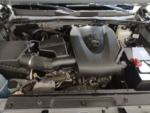 Used 2020 Toyota Tacoma TRD Off-Road w/ TRD Premium Off Road Package image 18