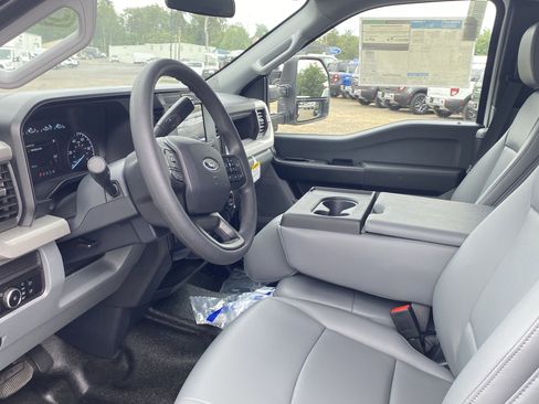 New 2025 Ford F350 XL w/ XL Chrome Package image 11