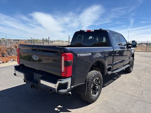Used 2025 Ford F250 Lariat w/ Tremor Off-Road Package image 4