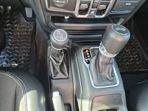 Used 2020 Jeep Wrangler Unlimited Sport AWD/4WD image 8