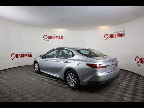 Used 2025 Toyota Camry LE FWD image 7