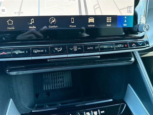 New 2026 Jeep Grand Wagoneer L Limited w/ Premium Group II AWD/4WD image 16