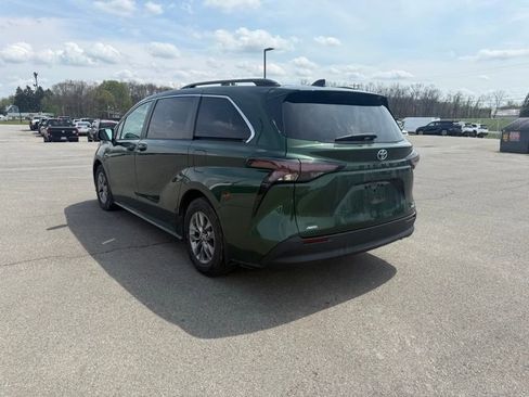 Used 2023 Toyota Sienna LE image 8
