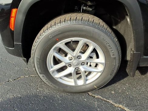 New 2025 Jeep Grand Cherokee Laredo X image 6