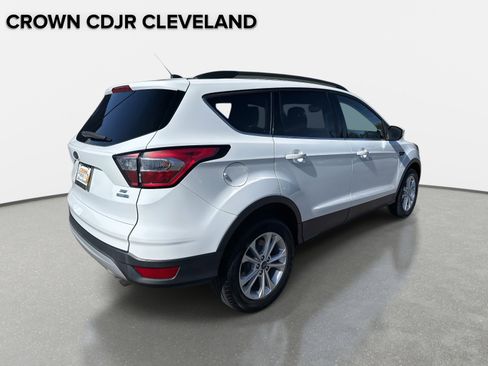Used 2018 Ford Escape SE image 4