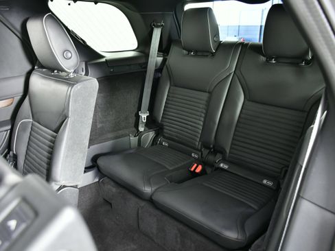 Used 2020 Land Rover Discovery HSE image 26