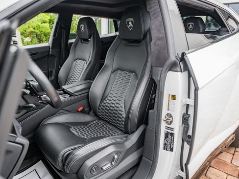Used 2024 Lamborghini Urus S AWD/4WD image 21
