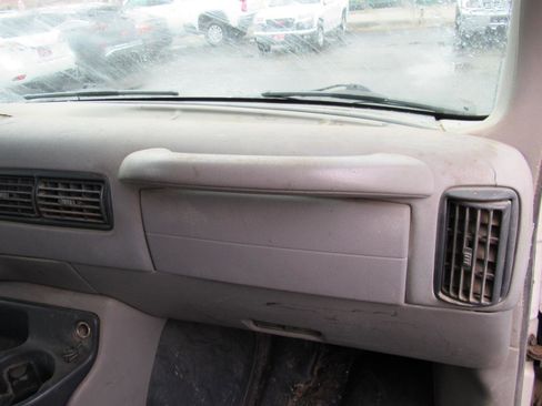 Used 1998 GMC Savana 3500 image 23