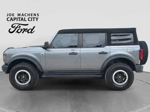 Used 2023 Ford Bronco Big Bend w/ Sasquatch Package AWD/4WD image 8
