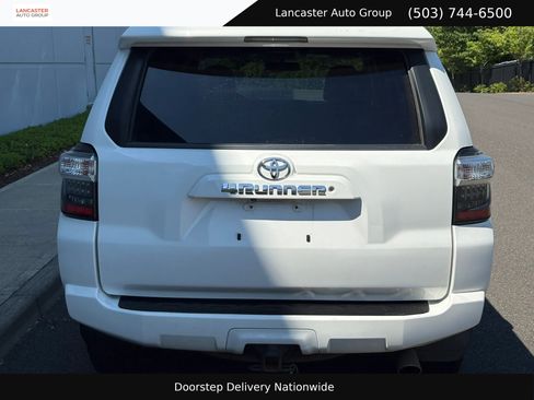 Used 2016 Toyota 4Runner SR5 AWD/4WD image 5