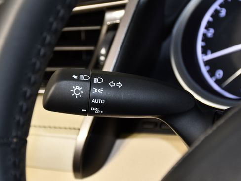Used 2024 Toyota Camry XLE FWD image 22