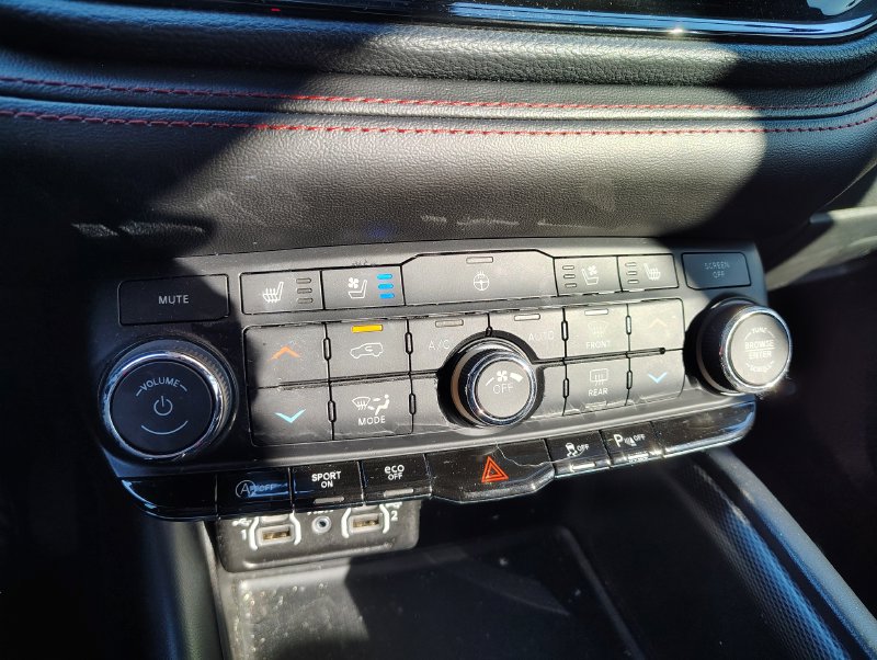 Used 2023 Dodge Durango GT AWD/4WD image 16