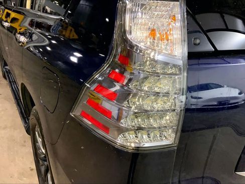 Used 2021 Lexus GX 460 Premium w/ Premium Package image 29