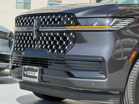 New 2026 Lincoln Navigator Black Label AWD/4WD image 8